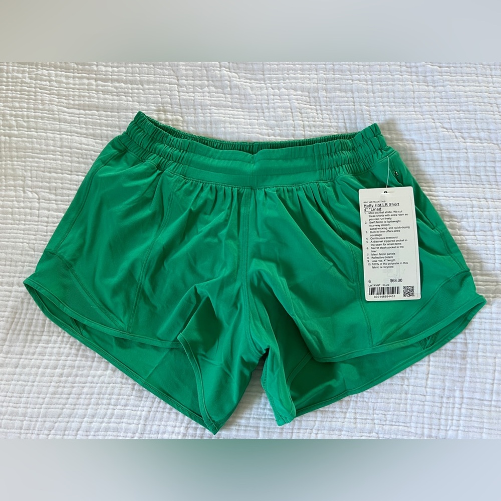 Lululemon Hotty Hot LR Shorts 4” Lined